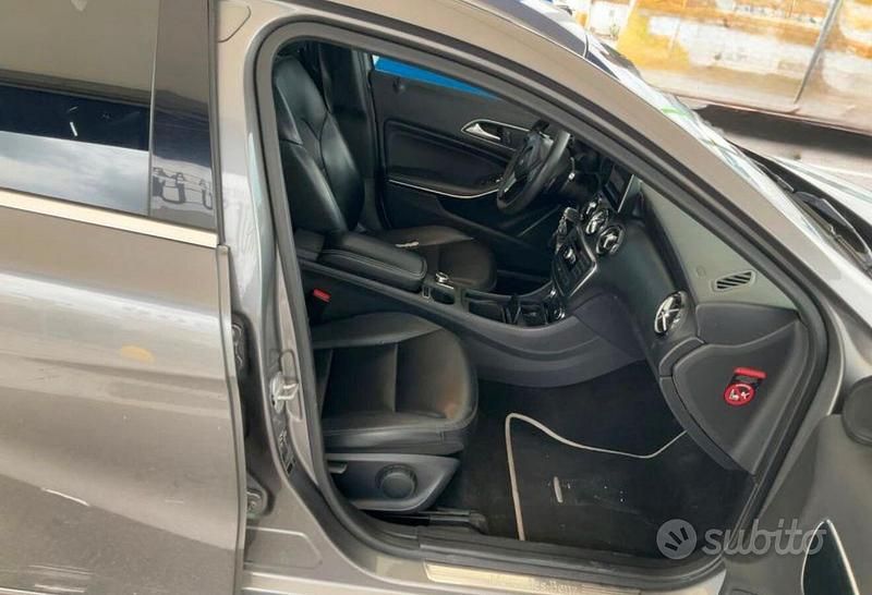 Usata Mercedes A180 Executive 109 CV (80 kW) 2013 Grigio Berlina