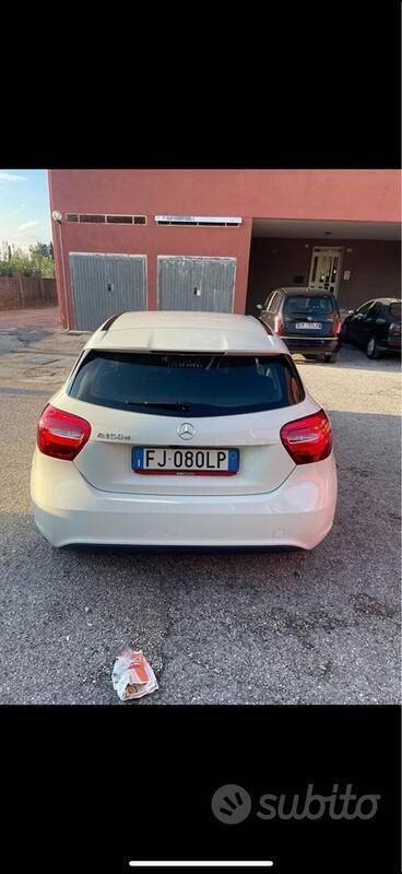 Bianco Usata 2017 Mercedes A160 Business Tre volumi | 14.000 € (Ottimo prezzo) - Immagine 1/4