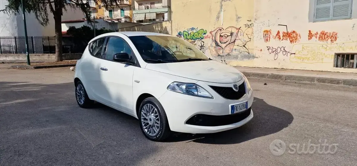 Usata Lancia Ypsilon 69 CV (50 kW) 2017 Bianco Utilitaria