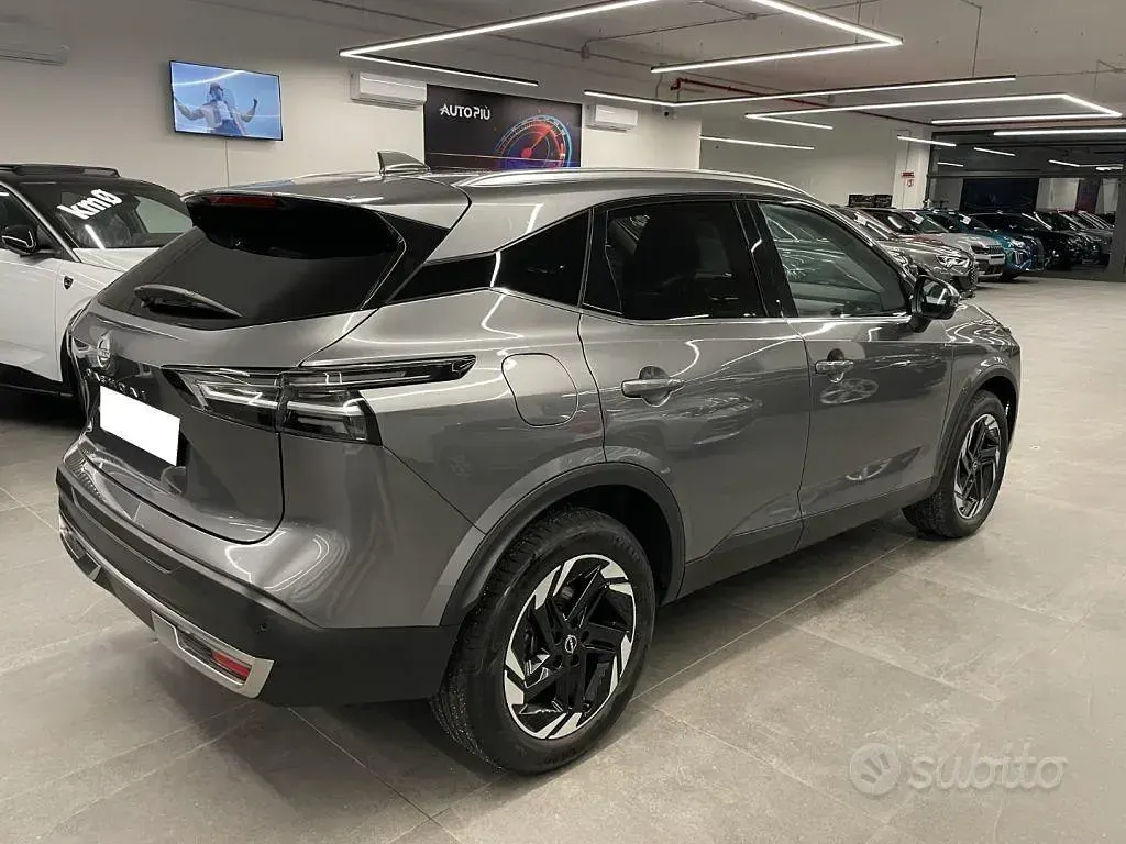 Usata Nissan Qashqai N-Connecta 140 CV (102 kW) 2025 Grigio SUV