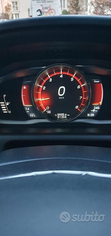 Usata Volvo XC60 Momentum 245 CV (180 kW) 2016 Nero SUV