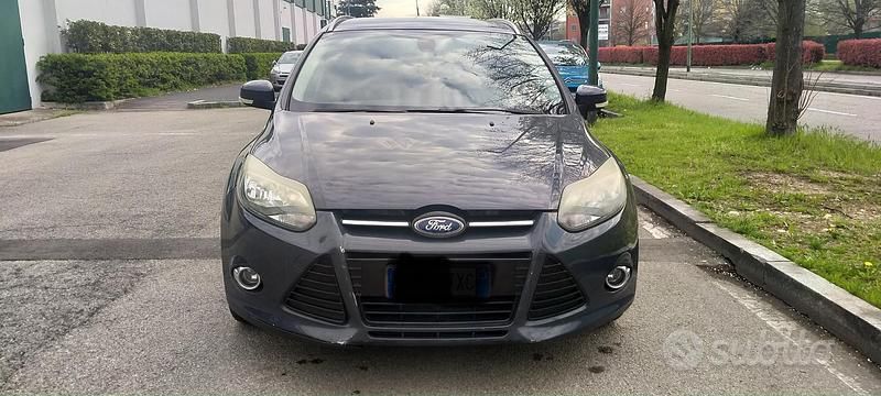 Usata Ford Focus Titanium 115 CV (84 kW) 2012 Blu Station wagon