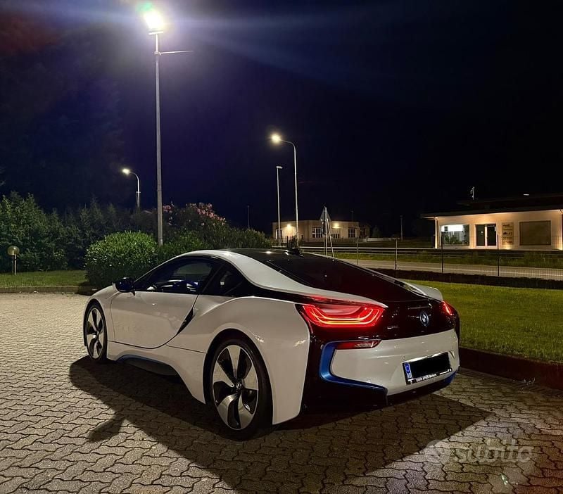 Usata BMW i8 Comfort Edition 374 CV (275 kW) 2017 Bianco Coupé