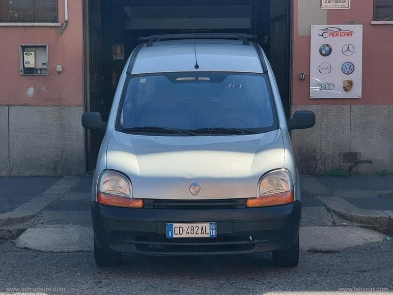 Usata Renault Kangoo 75 CV (55 kW) 2002 Grigio Monovolume