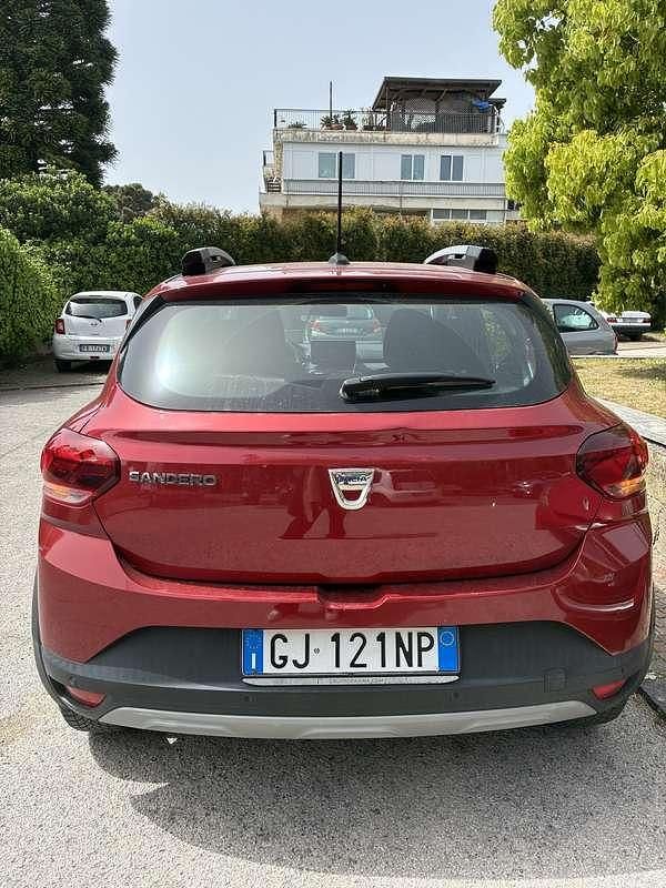 Usata Dacia Sandero Comfort 101 CV (74 kW) 2022 Rosso Berlina