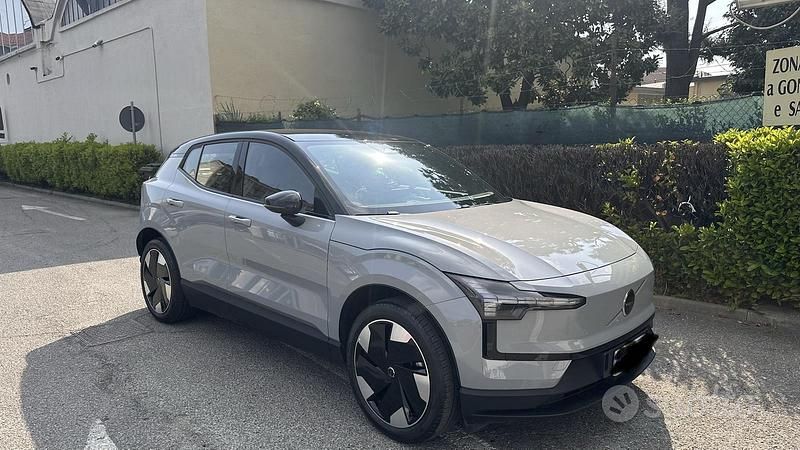 Usata Volvo EX30 Plus 200 kW (272 CV) 2024 Grigio SUV