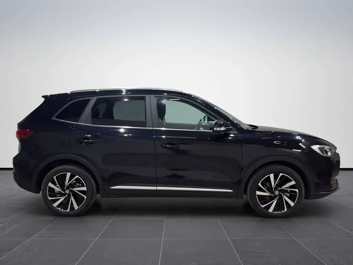 Usata MG ZS Luxury 102 CV (75 kW) 2025 Pebble black SUV