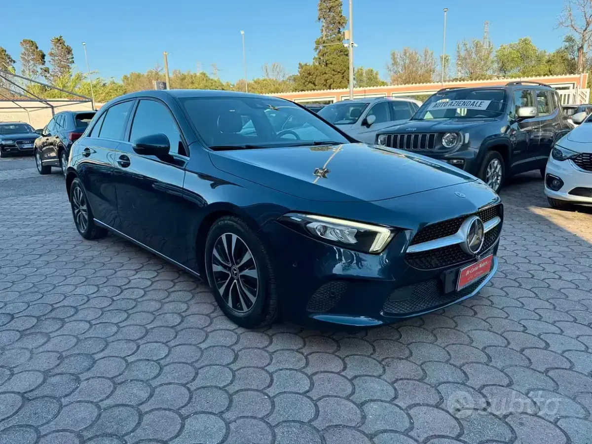Usata Mercedes 180 Executive 116 CV (85 kW) 2019 Bluazzurro Berlina
