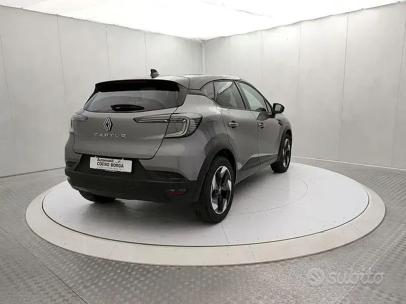 Nuova Renault Captur Techno 101 CV (74 kW) 2025 Grigio SUV