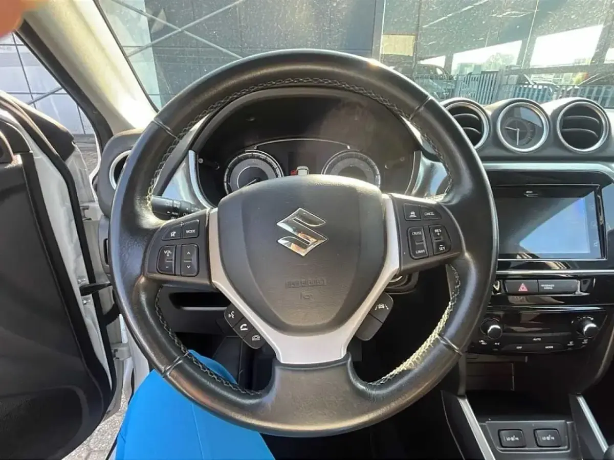 Usata Suzuki Vitara Cool 129 CV (94 kW) 2020 Bianco SUV