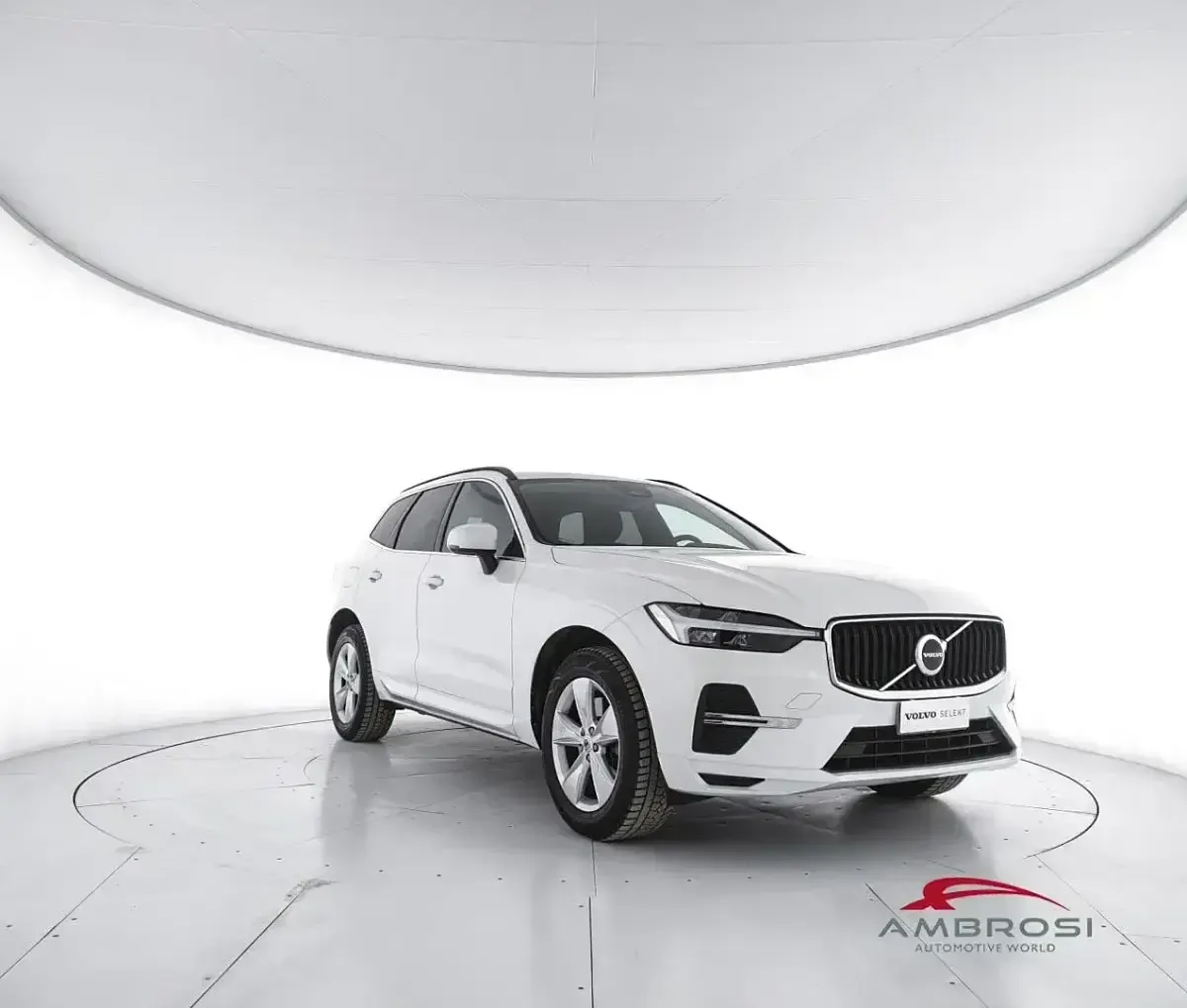 Usado Volvo XC60 Momentum 197 HP (144 kW) 2022 Branco SUV