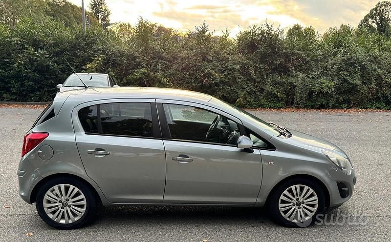 Usata Opel Corsa 85 CV (62 kW) 2015 Grigio Utilitaria