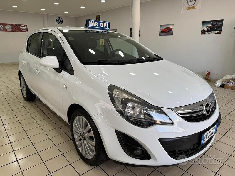 Usata Opel Corsa 86 CV (63 kW) 2014 Bianco Utilitaria