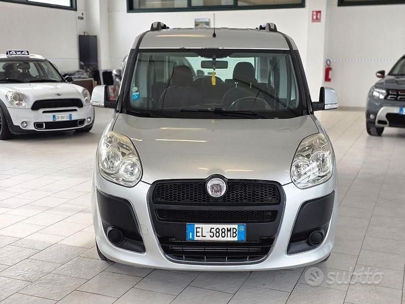 Grigio Usata 2012 Fiat Doblò Dynamic Monovolume | 5400 € (Buon prezzo) - Immagine 1/4