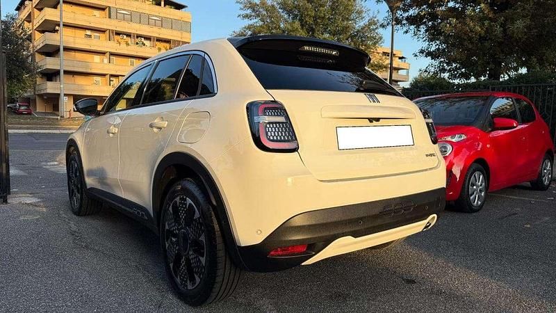 Usata Fiat 600 La Prima 110 CV (80 kW) 2025 Bianco pastello SUV