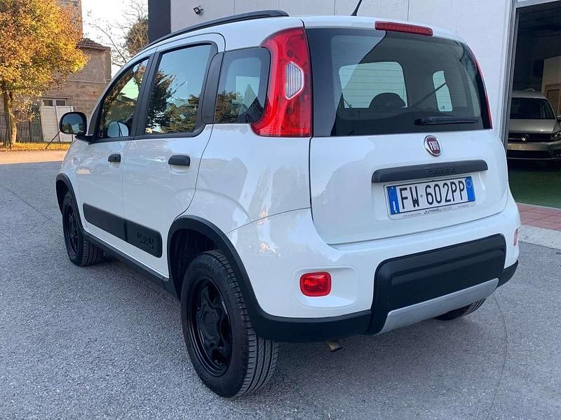 Usata Fiat Panda 4x4 S 86 CV (63 kW) 2019 Bianco Utilitaria