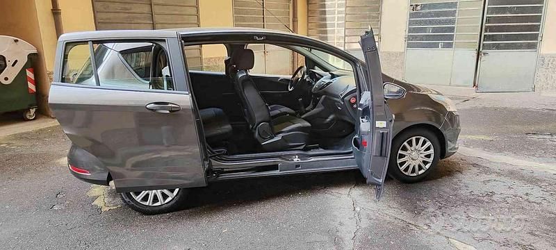 Usata Ford B-MAX Business Edition 90 CV (66 kW) 2017 Grigio scuro Monovolume