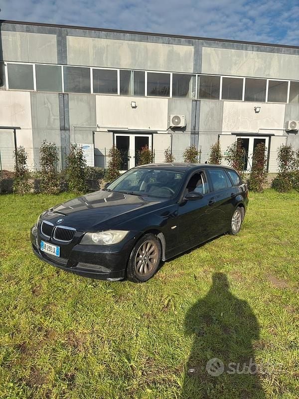 Usata BMW 320 177 CV (130 kW) 2008 Nero Station wagon