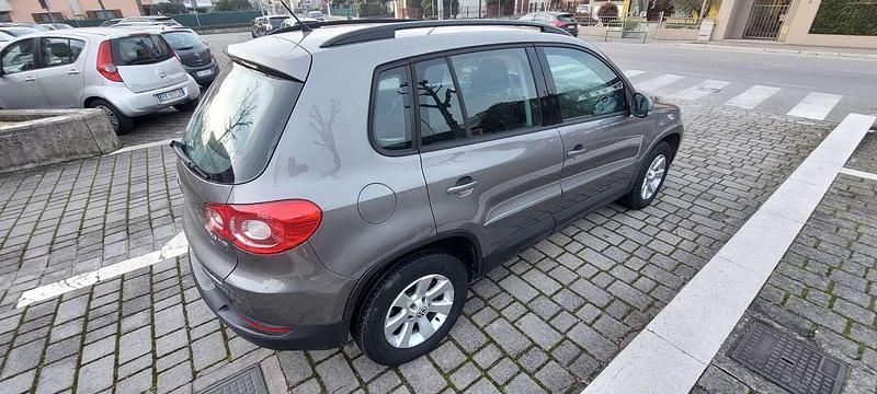 Usata VW Tiguan 140 CV (102 kW) 2008 Grigio SUV