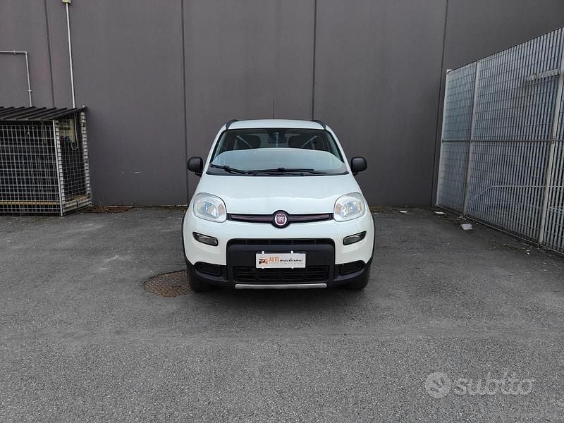Usata Fiat Panda 4x4 S 84 CV (61 kW) 2018 Bianco Utilitaria