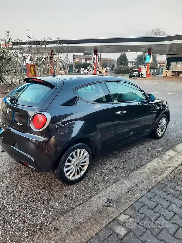 Usata Alfa Romeo MiTo 85 CV (62 kW) 2015 Nero Utilitaria