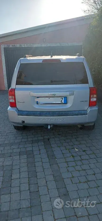 Usata Jeep Patriot 140 CV (102 kW) 2008 Grigio SUV
