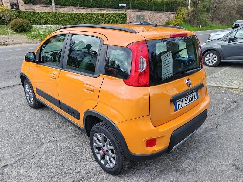 Usata Fiat Panda 4x4 S 86 CV (63 kW) 2017 Arancione Utilitaria