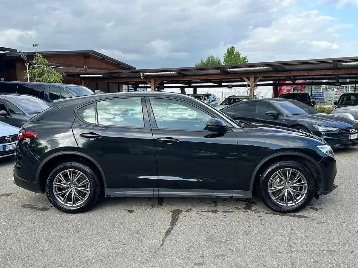 Usata Alfa Romeo Stelvio 179 CV (131 kW) 2017 Nero SUV