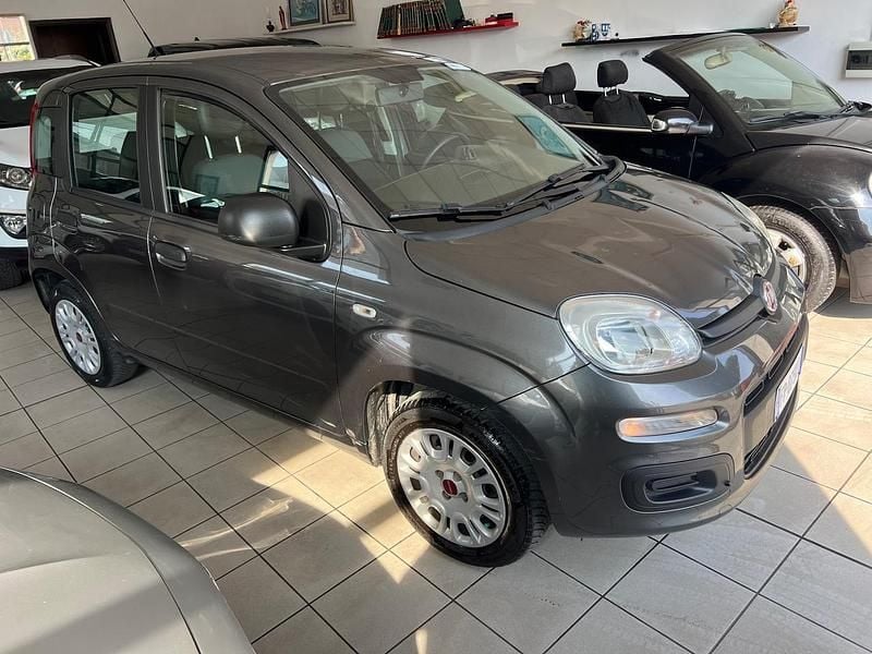 Usata Fiat Panda 69 CV (50 kW) 2018 Grigio Berlina