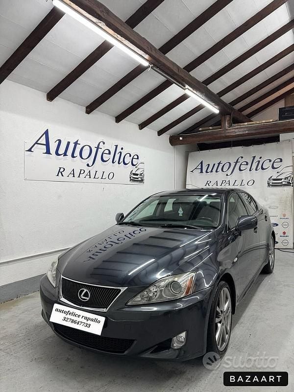 Grigio Usata 2008 Lexus IS220d Luxury Line Tre volumi | 4900 € (Super prezzo) - Immagine 1/4