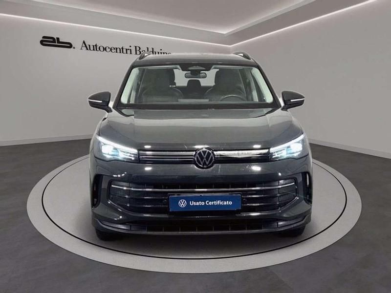 Usata VW Tiguan Life 131 CV (96 kW) 2024 Grigio SUV