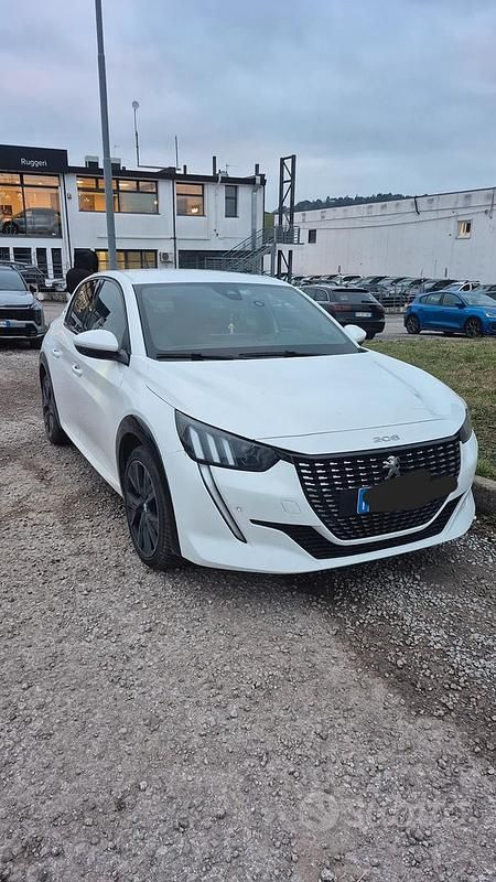 Usata Peugeot 208 GT 101 CV (74 kW) 2023 Bianco Utilitaria