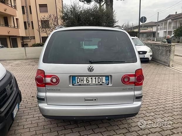 Usata VW Sharan 140 CV (102 kW) 2007 Grigio Monovolume