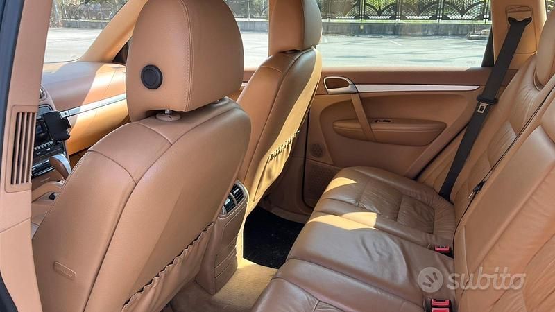 Usata Porsche Cayenne 250 CV (183 kW) 2006 Grigio SUV