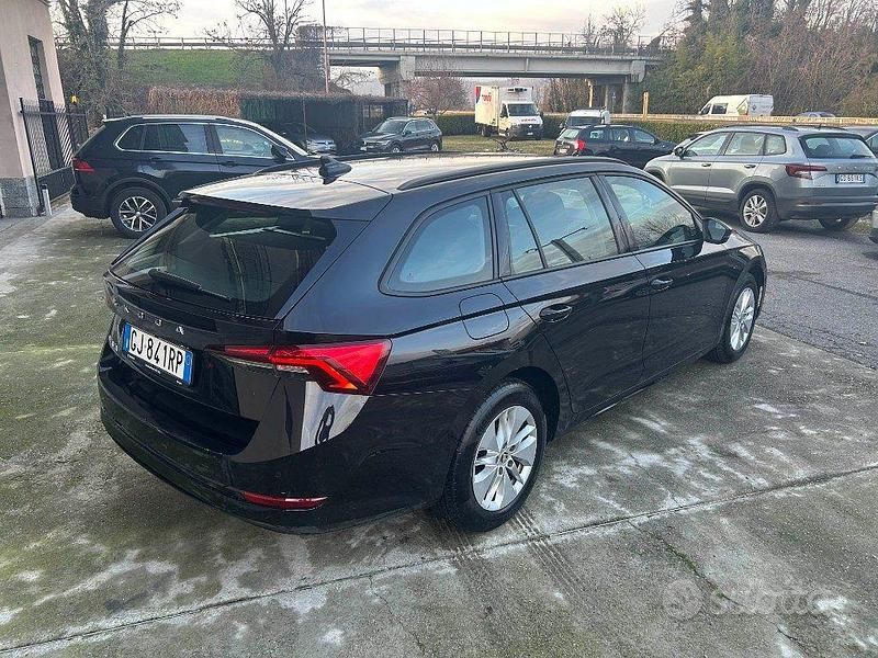 Usata Skoda Octavia Executive 116 CV (85 kW) 2022 Nero Station wagon