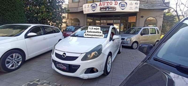 Bianco Usata 2009 Opel Corsa Sport Due volumi | 2900 € (Ottimo prezzo) - Immagine 1/4