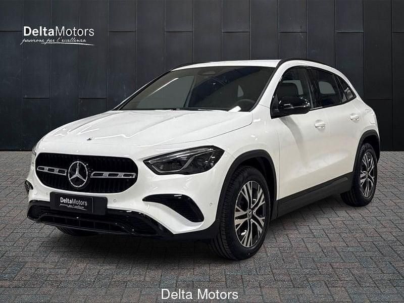 Nero Nuova 2026 Mercedes GLA200 Advanced SUV | 47.586 € (Molto cara) - Immagine 1/3