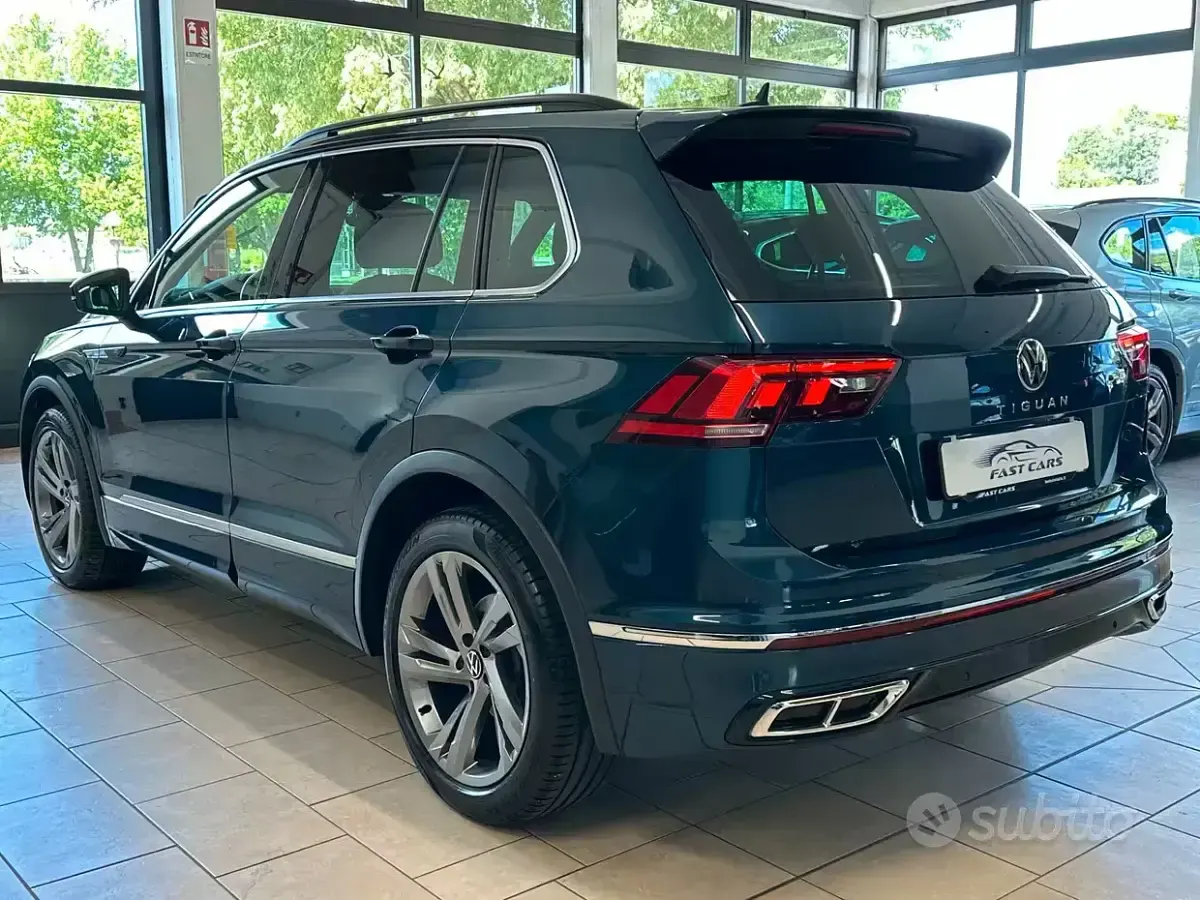 Usata VW Tiguan R-line 150 CV (110 kW) 2023 Blu SUV