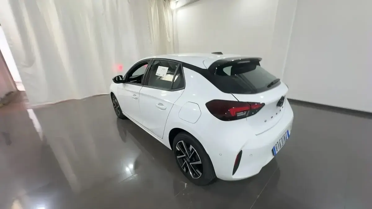 Usata Opel Corsa S 100 CV (73 kW) 2025 Bianco pastello Utilitaria