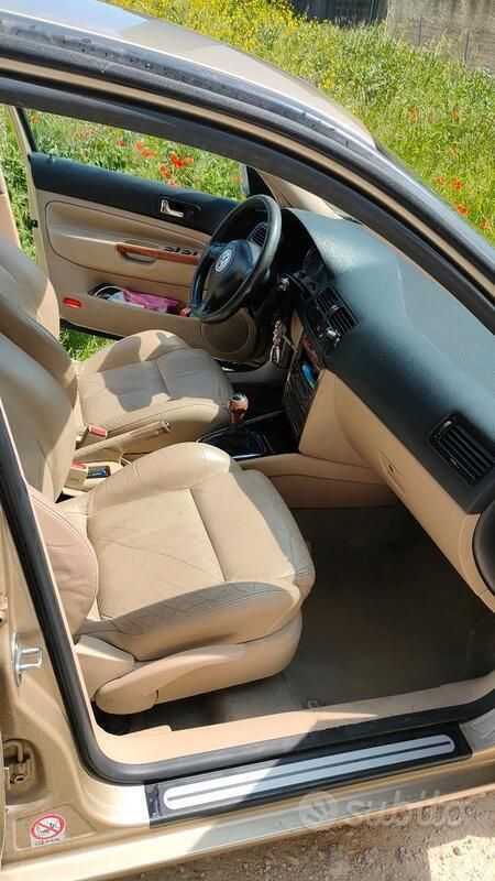 Usata VW Bora Highline 105 CV (77 kW) 2001 Berlina