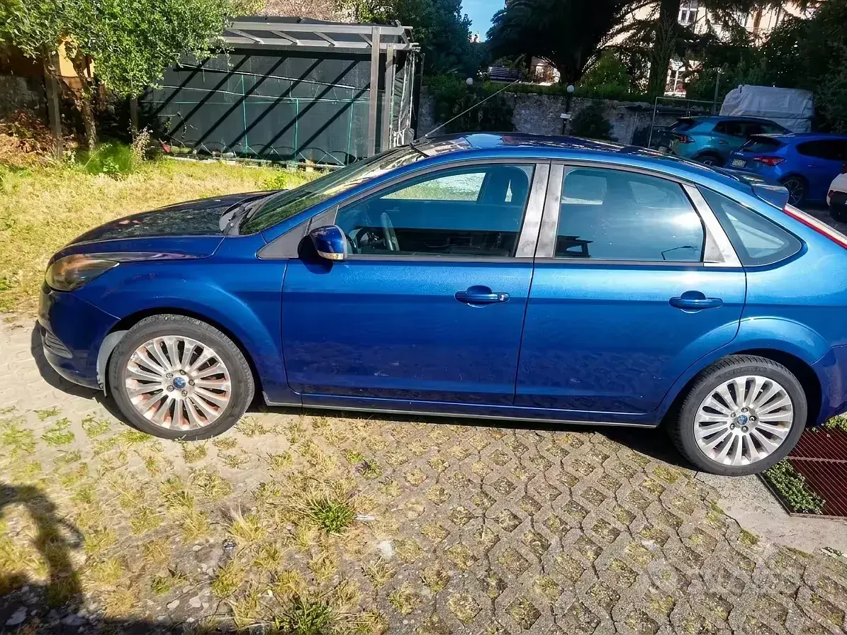 Usata Ford Focus 116 CV (85 kW) 2009 Bluazzurro Berlina