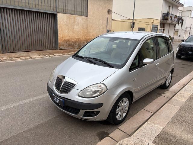 Usata Lancia Musa 95 CV (69 kW) 2005 Argento Monovolume