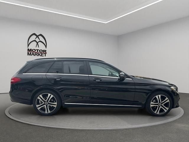 Usata Mercedes C200 160 CV (117 kW) 2020 Nero / black