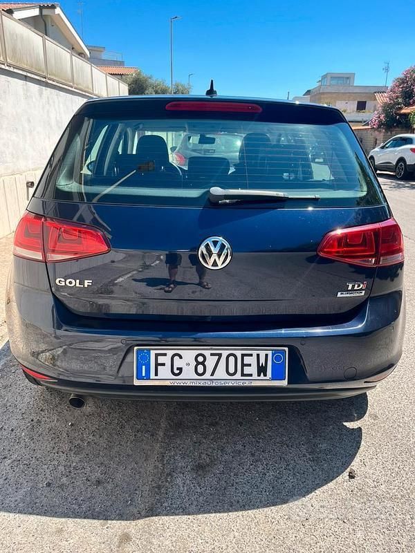 Usata VW Golf VII Highline 116 CV (85 kW) 2017 Blu Utilitaria