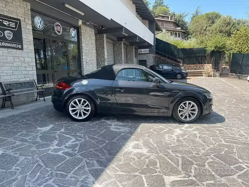 Usata Audi TT Roadster Advanced 170 CV (125 kW) 2011 Grigio Cabrio
