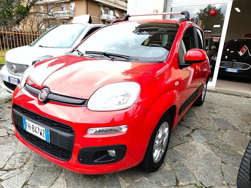 Rosso Usata 2017 Fiat Panda Lounge Due volumi | 9900 € (Molto cara) - Immagine 1/4