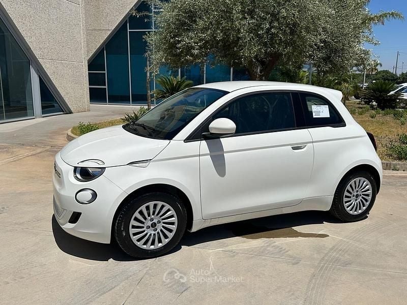 Nuova Fiat 500e 42 kW (58 CV) 2025 Bianco Utilitaria