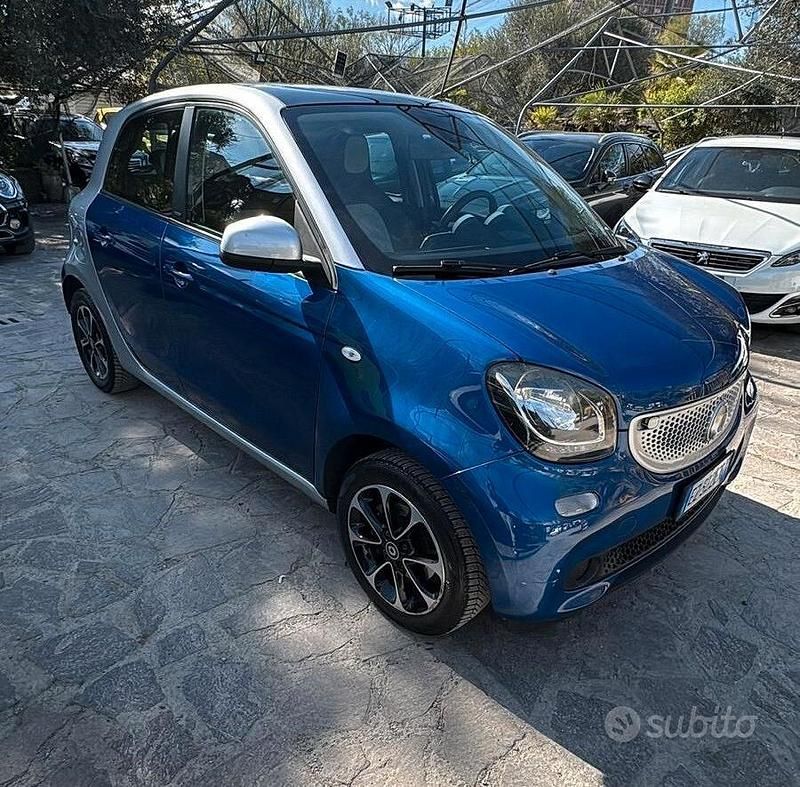 Usata Smart ForFour Passion 71 CV (52 kW) 2015 Blu Utilitaria