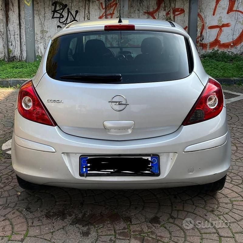 Usata Opel Corsa 80 CV (58 kW) 2010 Grigio Utilitaria