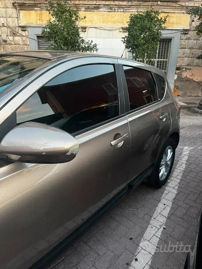 Usata Nissan Qashqai 110 CV (80 kW) 2010 Marrone SUV